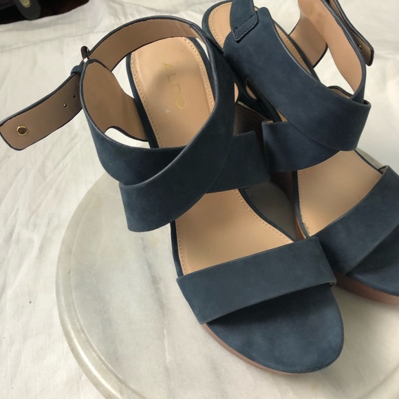 Sandals - Picture 3 of 4